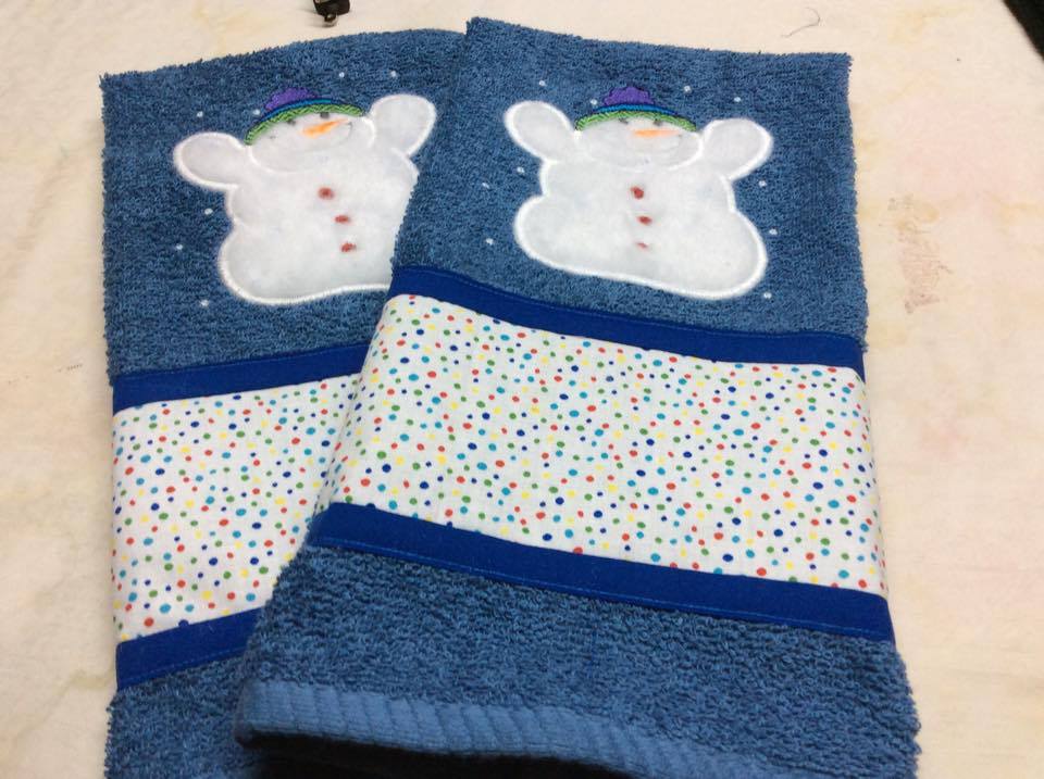 towels-kim-secchi-wood-snowman-applique